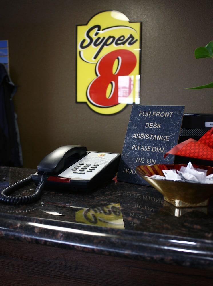 Super 8 By Wyndham Jamestown Exterior foto